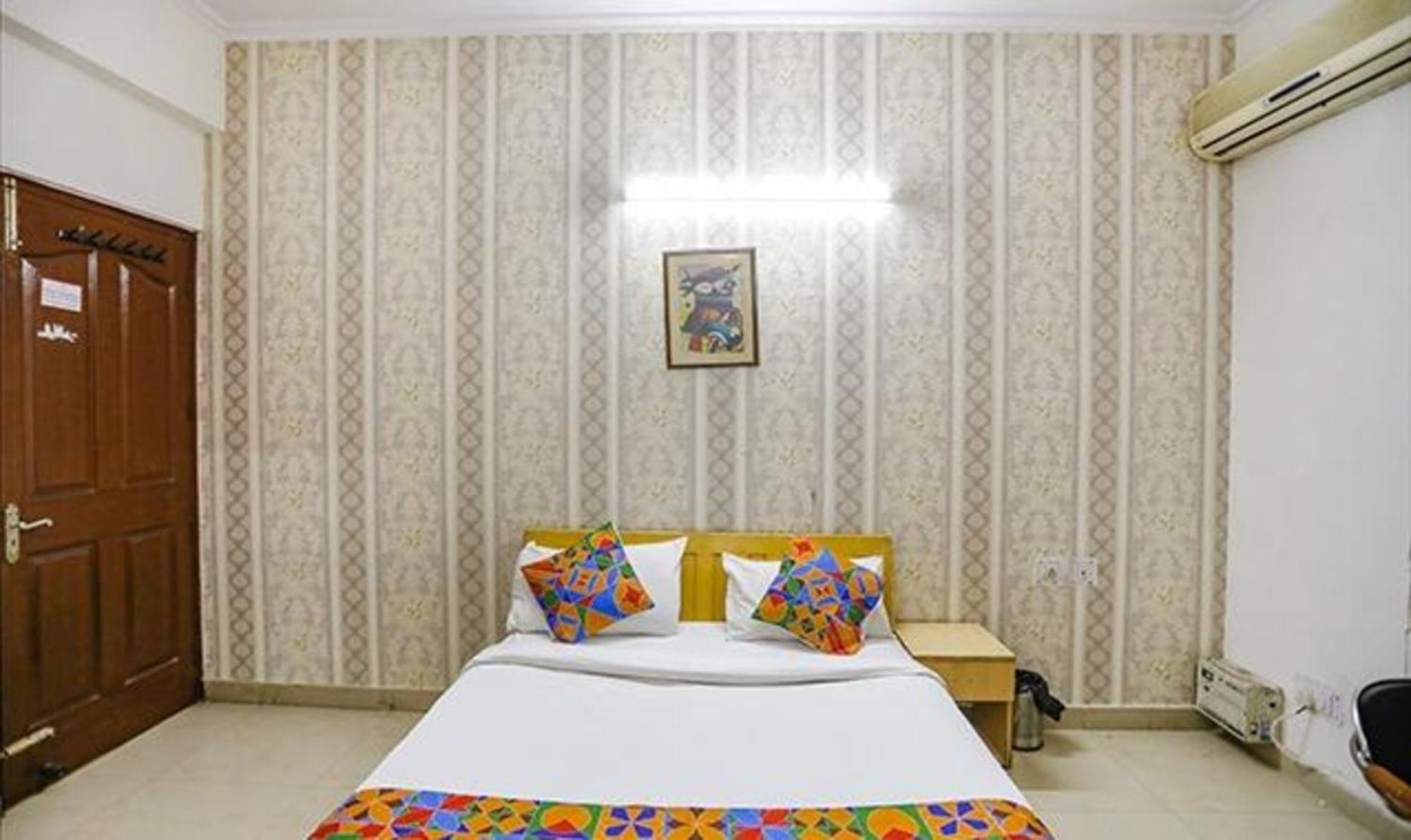 Fabexpress Ap International Hotel Noida Exterior photo