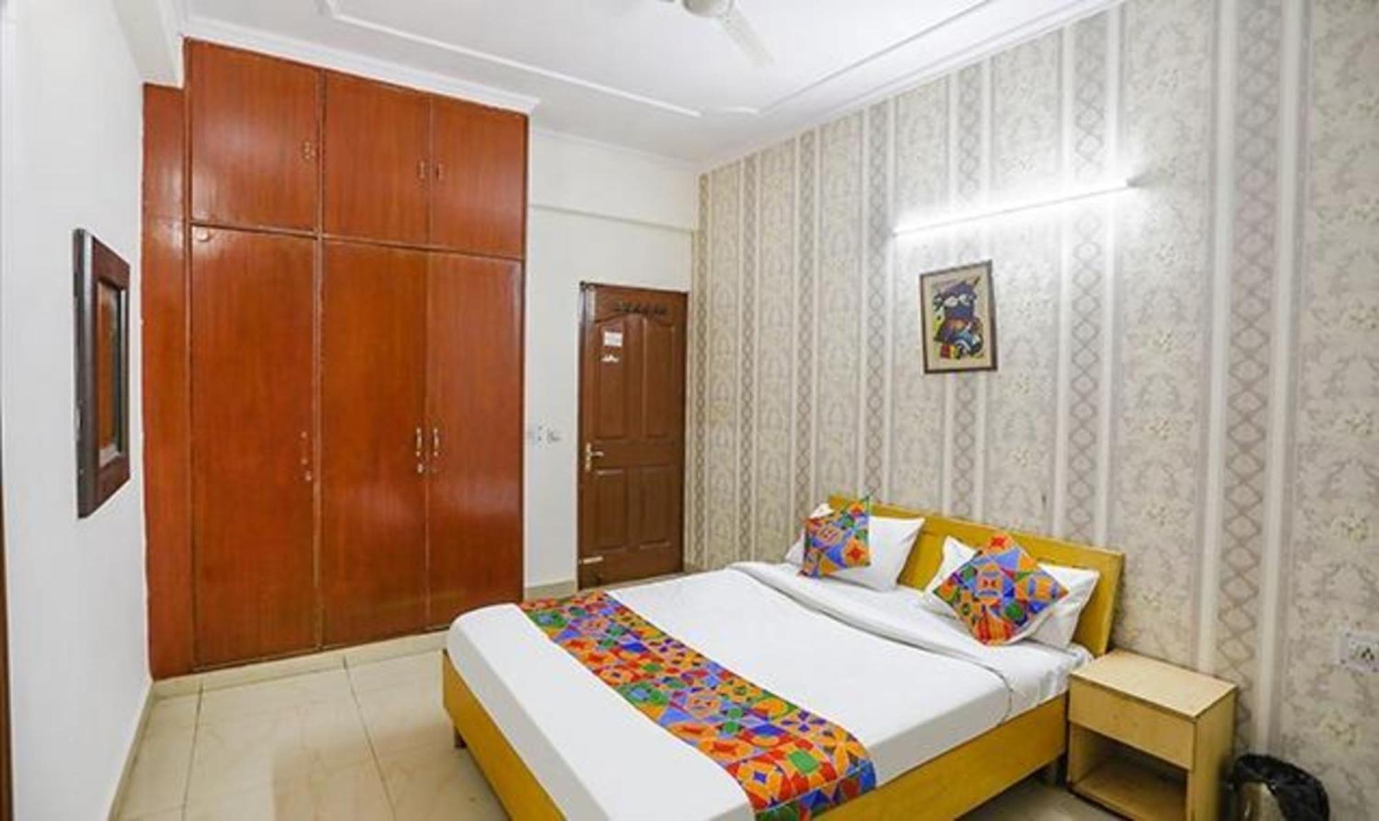 Fabexpress Ap International Hotel Noida Exterior photo