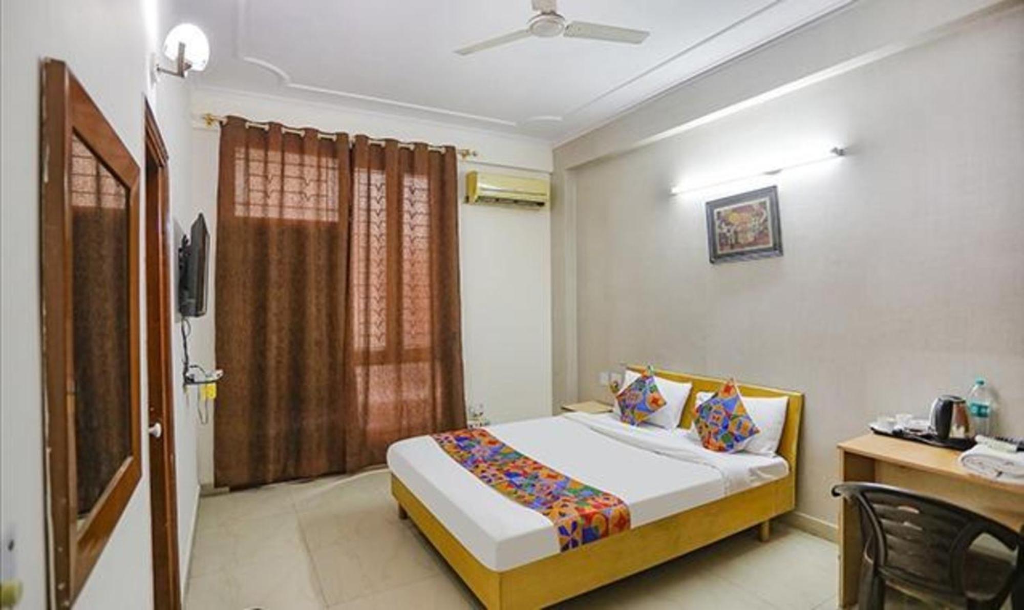 Fabexpress Ap International Hotel Noida Exterior photo
