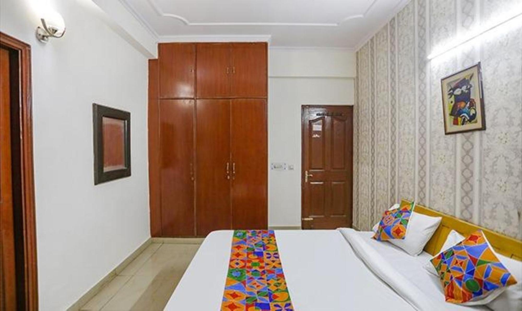 Fabexpress Ap International Hotel Noida Exterior photo