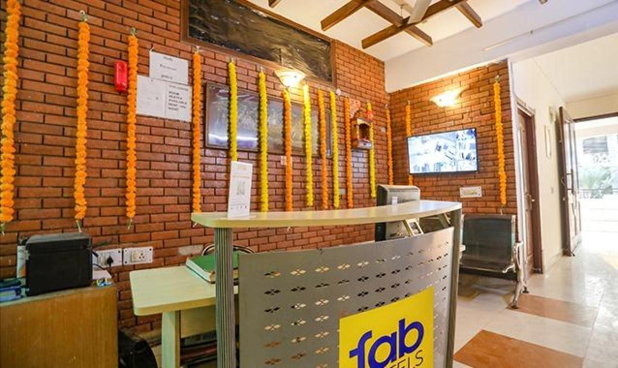 Fabexpress Ap International Hotel Noida Exterior photo